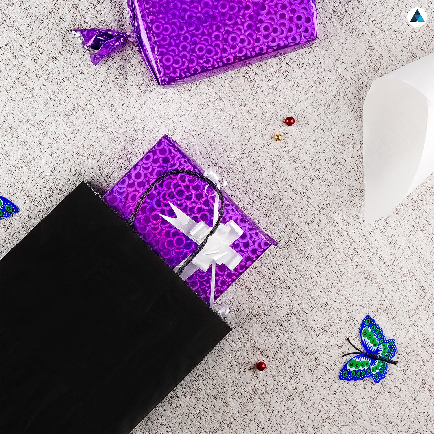 Small Paper Gift Bags with Strong Twist Handle Party Bags 18x9x22cm