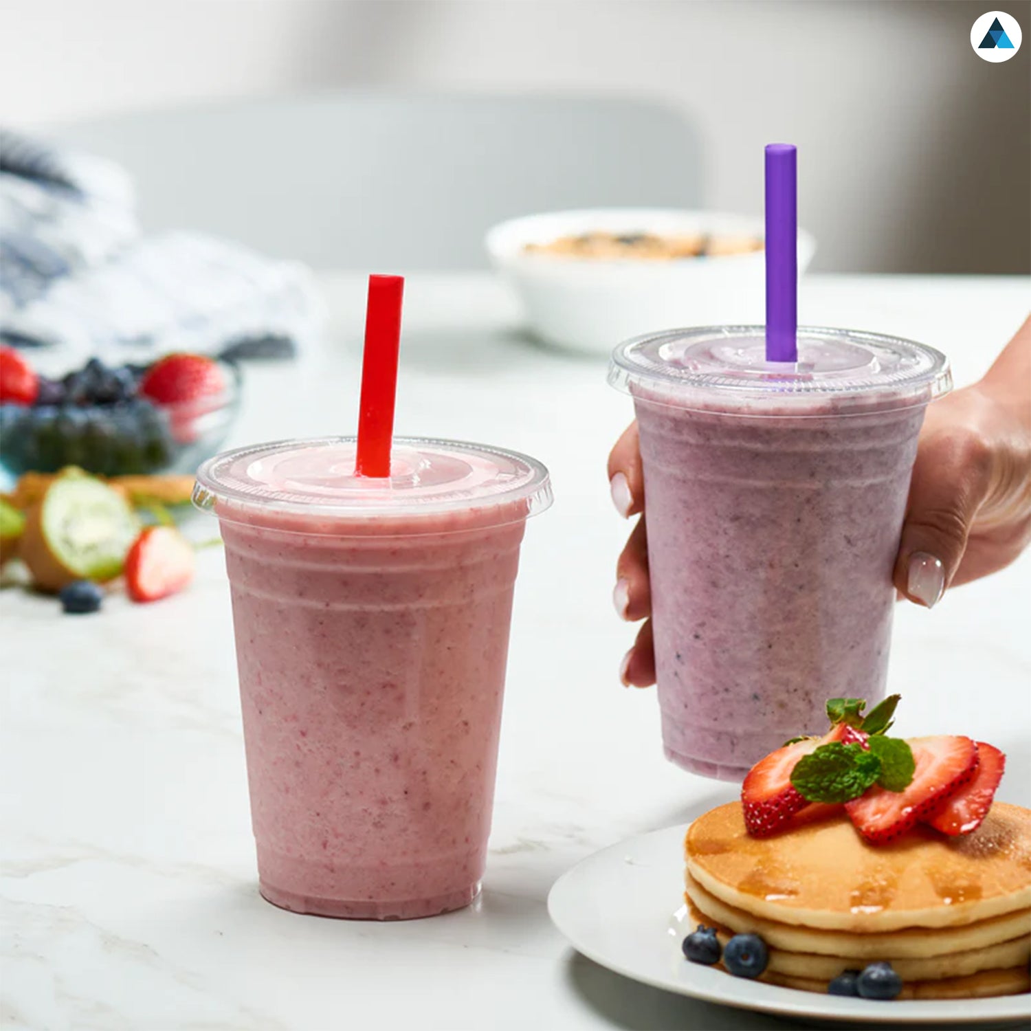 Crystal Clear Smoothie Cups with Flat Lids